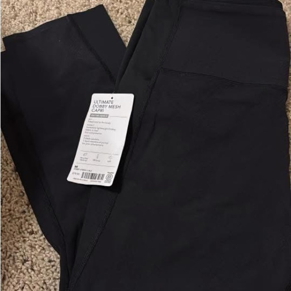 Athleta Ultimate Dobby Mesh Black Capri Leggings